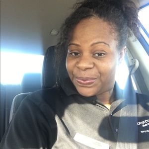 Meet your Posher, Dawnia